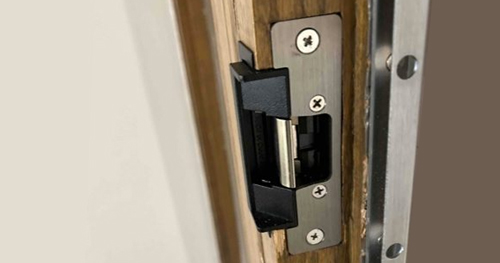 Can 12V electric strike lock be integrated with an existing access control system?